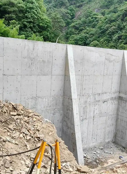 徐州铜山县重力式挡土墙